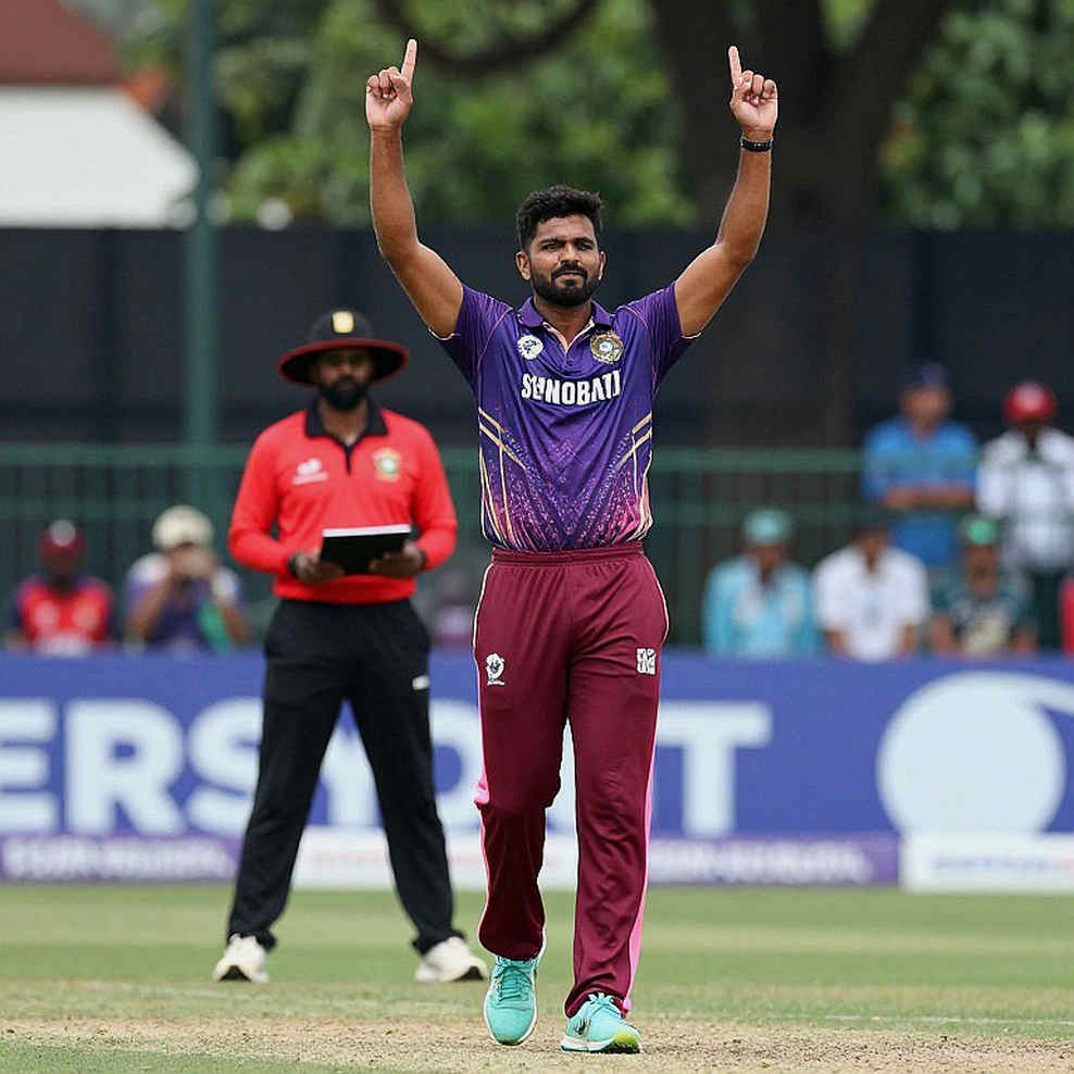 ক্রিকেটের ট্রান্সফার বাজারে জুন ৩০ নেই, তবু ক্লিফ আছে: এনওসি, রিটেনশন ডেডলাইন আর এজেন্ট কমিশনের অদৃশ্য হিসাব